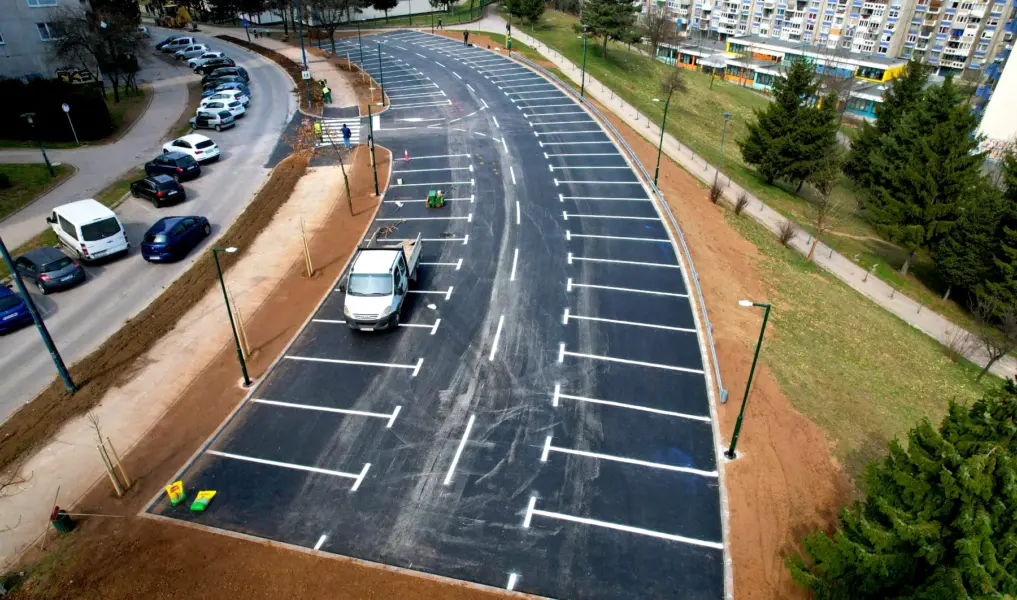 PARKING U ULICI NERKEZA SMAJLAGICA