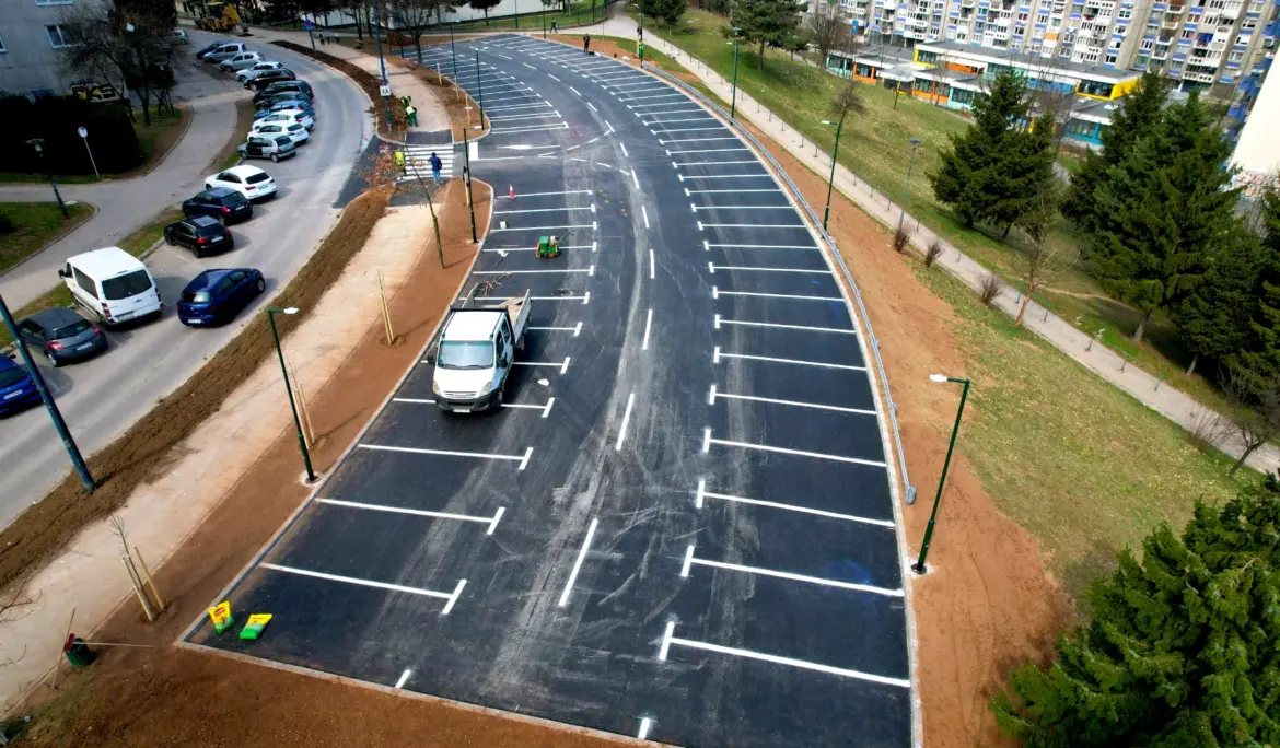 PARKING U ULICI NERKEZA SMAJLAGICA