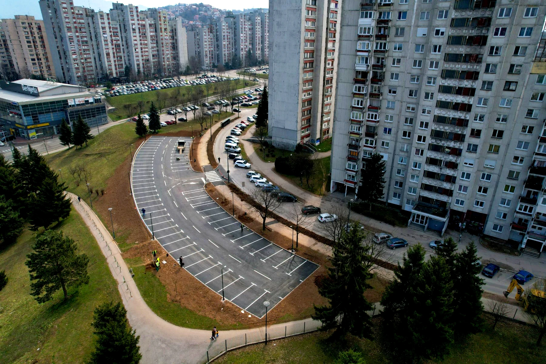 PARKING U ULICI NERKEZA SMAJLAGICA